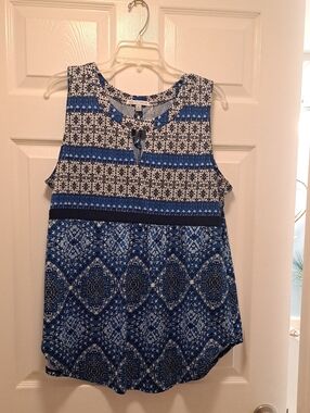 Notations Blue and White Sleeveless Patterned Tank Top